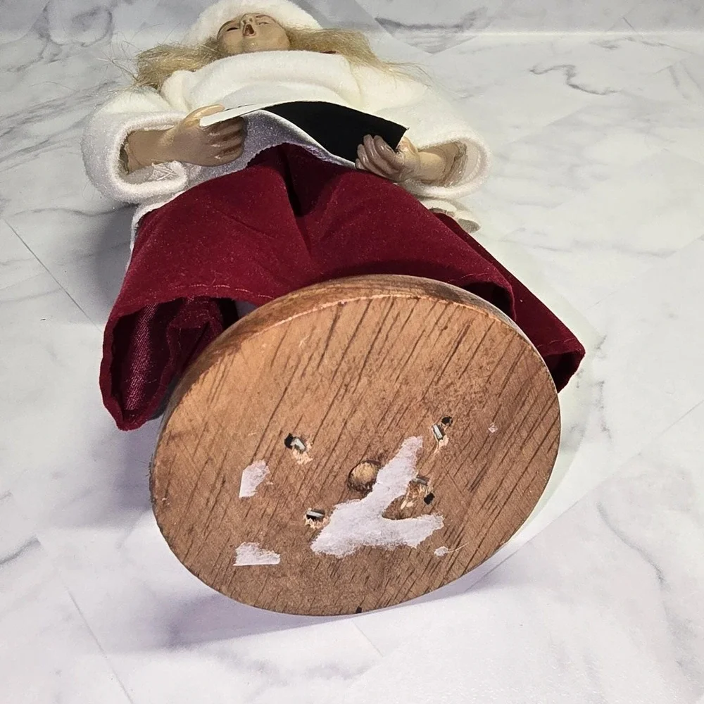 Vtg Old World Style Christmas Caroler Girl Figurine‎ Fabric and Wood Base